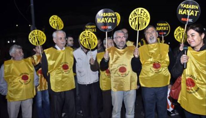 Nükleer santral karşıtları Beşiktaş&#039;ta eylem yaptı
