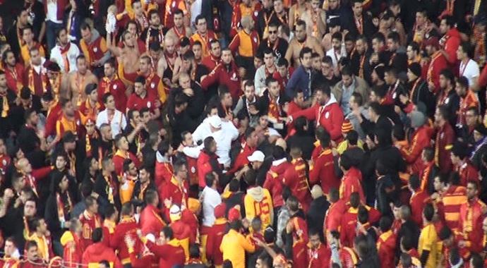 Galatasaray taraftarları 'Parken stadı'nı karıştırdı