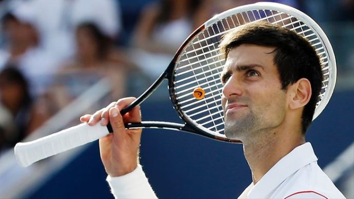 Son Şampiyon Djokovic, finallere federer galibiyetle başladı