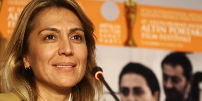 Ünlü oyuncu 2.5 milyon lirasını kaptırdı Ünlü oyuncu 2.5 milyon lirasını kaptırdı