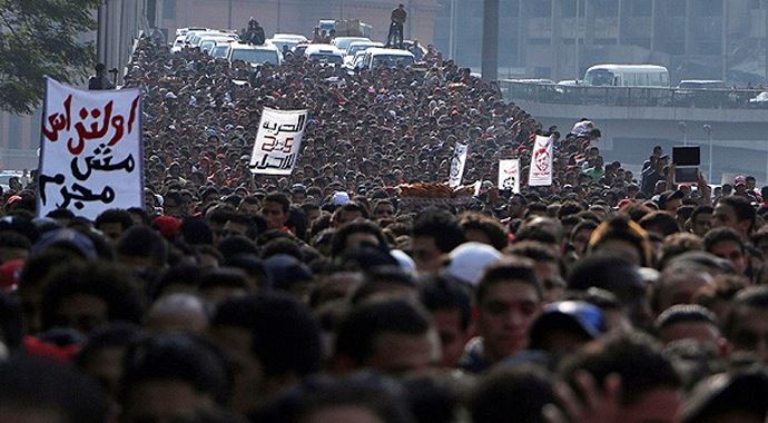 Mısır'da taraftar gösterisi Mısır'da taraftar gösterisi