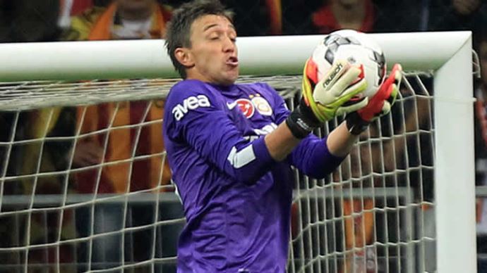 Sakat Muslera&#039;ya milli davet yok