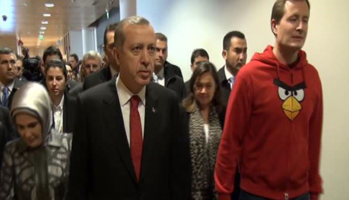 Başbakan Erdoğan&#039;dan Angry Birds&#039;e ziyaret