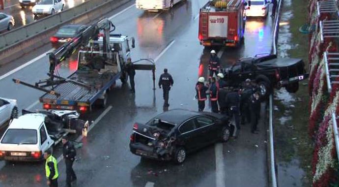 Otobüs durağında beklerken hayatını kaybetti Otobüs durağında beklerken hayatını kaybetti