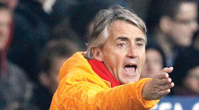 Roberto Mancini hedef tahtasında, balayı erken bitti