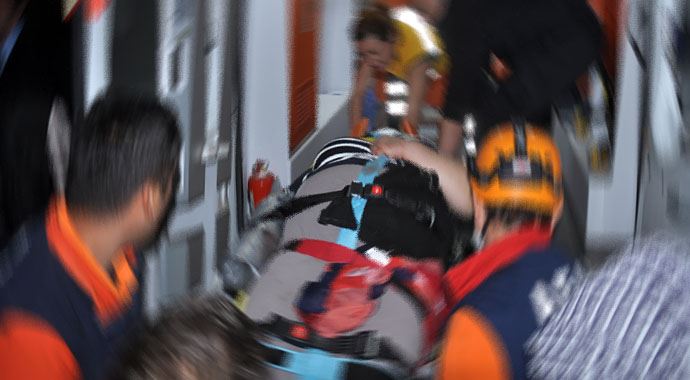 Zonguldak yolunda minibüs devrildi, 7 yaralı