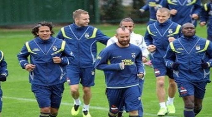 Fenerbahçe'de Galatasaray öncesi tek eksik Fenerbahçe'de Galatasaray öncesi tek eksik