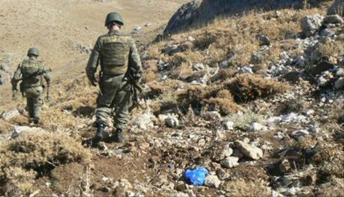 PKK'nın toprağa gömdüğü malzemeleri jandarma buldu