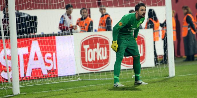 Kaleci Onur'dan Trabzonspor'a kötü haber Kaleci Onur'dan Trabzonspor'a kötü haber