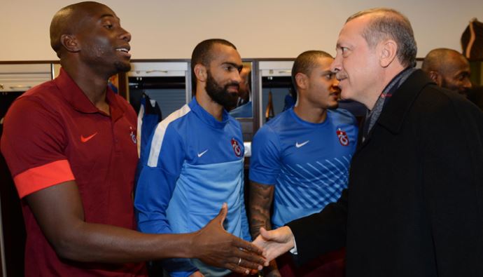 Başbakan Erdoğan&#039;dan Trabzonspor&#039;a yerinde destek