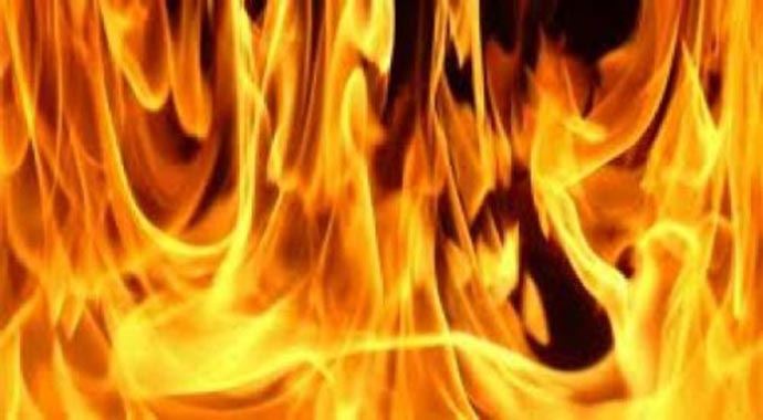 PTT şubesini önce soydu, sonra ateşe verdi PTT şubesini önce soydu, sonra ateşe verdi