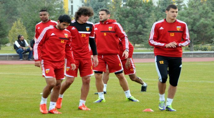 Kayserispor galibiyete kitlendi Kayserispor galibiyete kitlendi
