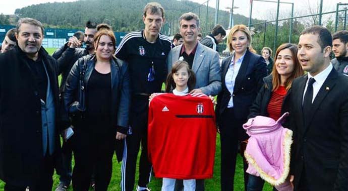 Slaven Bilic'ten anlamlı hediye