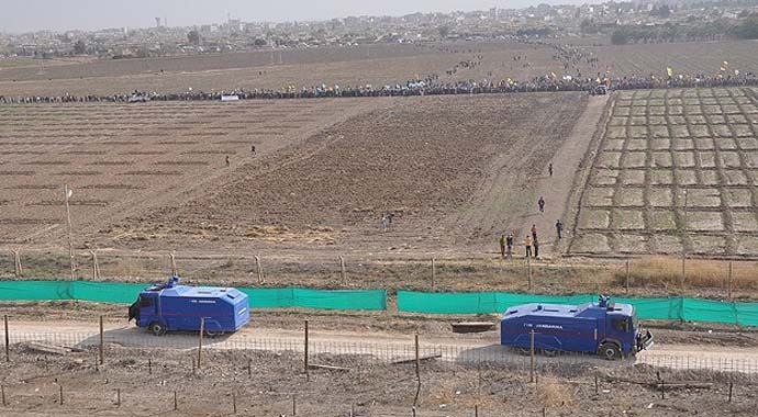 Nusaybin'de güvenlik duvarı çalışmaları durduruldu