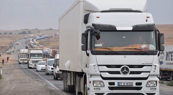 Habur&#039;da 40 kilometre TIR kuyruğu
