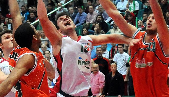 Namağlup Banvit, Karşıyaka'yı geçemedi Namağlup Banvit, Karşıyaka'yı geçemedi