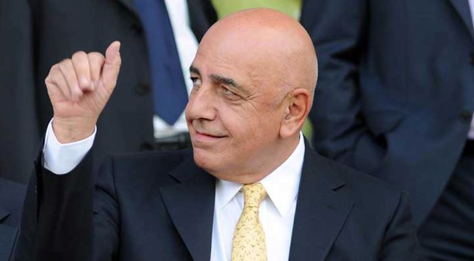Adriano Galliani Milan'da kalıyor Adriano Galliani Milan'da kalıyor