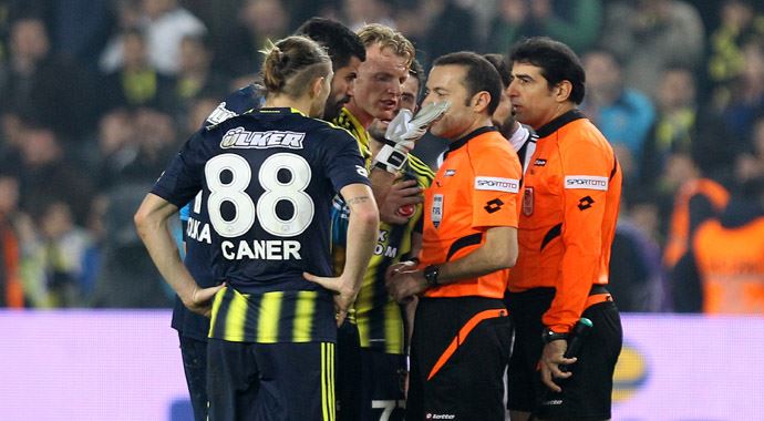 İşte Fenerbahçelileri kızdıran Cüneyt Çakır kararları İşte Fenerbahçelileri kızdıran Cüneyt Çakır kararları
