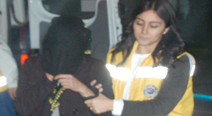 Anne ve oğlun yolda yürürken başına gelenler pes dedirtti Anne ve oğlun yolda yürürken başına gelenler pes dedirtti