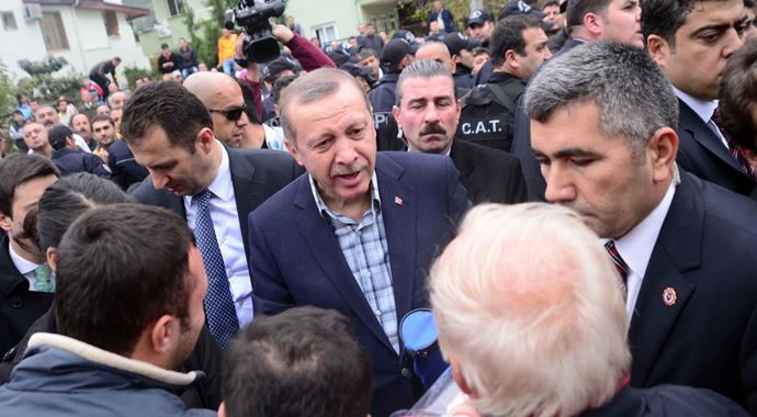 Başbakan Erdoğan'a Fethiye'de sevgi seli Başbakan Erdoğan'a Fethiye'de sevgi seli