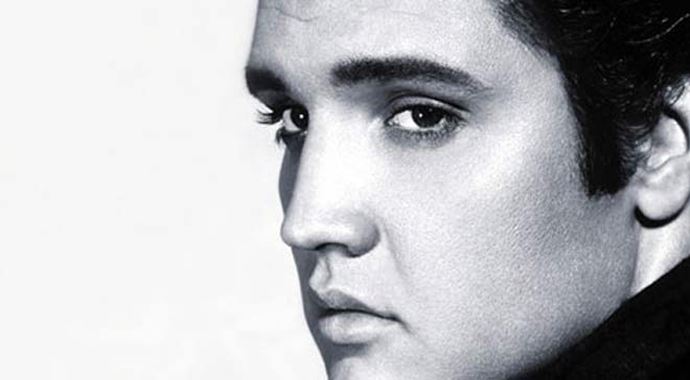 Elvis Presley'nin mavi süet ayakkabılarına sahip olabilirsiniz Elvis Presley'nin mavi süet ayakkabılarına sahip olabilirsiniz