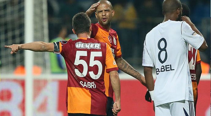 Sabri Sarıoğlu'ndan Felipe Melo'ya fırça Sabri Sarıoğlu'ndan Felipe Melo'ya fırça