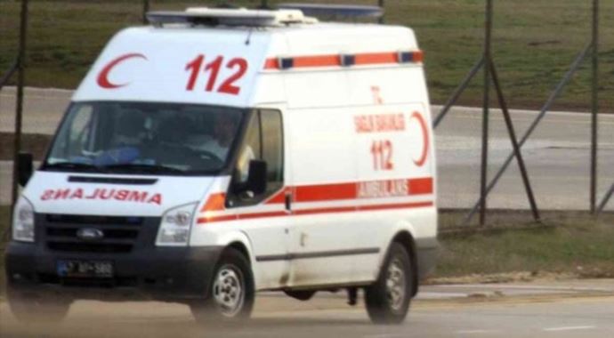 Kırklareli'de otomobil, tıra çarptı, 2 ölü Kırklareli'de otomobil, tıra çarptı, 2 ölü