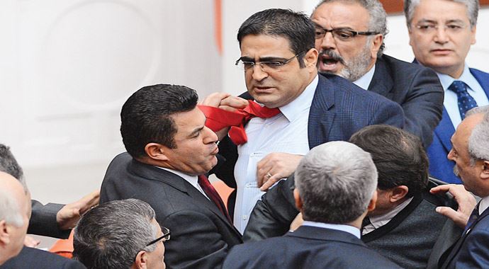 MHP ve BDP'nin 'Kürdistan' yumruklaşması