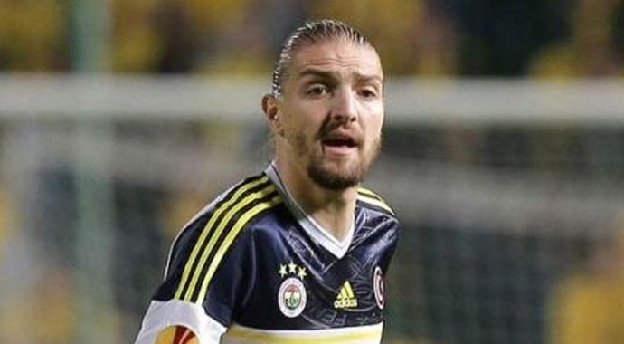 Caner Erkin 5 yıl daha Fenerbahçe'de Caner Erkin 5 yıl daha Fenerbahçe'de