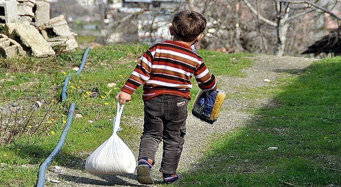 Suriye&#039;ye havadan yardım malzemesi