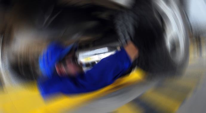 Oto muayenesinde levha krizi 