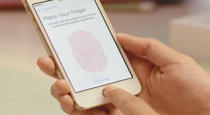 iPhone 5S'in büyük parmak izi sorunu iPhone 5S'in büyük parmak izi sorunu