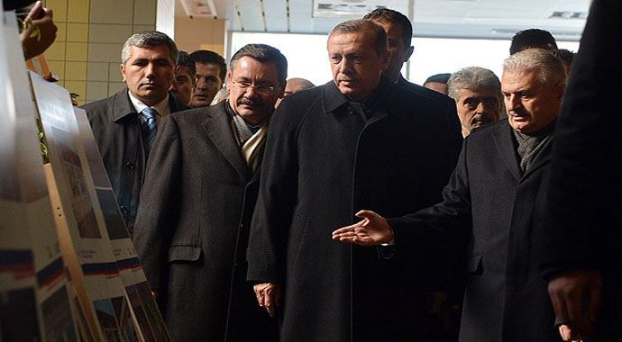 Başbakan Erdoğan Ankara metrosunu inceledi Başbakan Erdoğan Ankara metrosunu inceledi