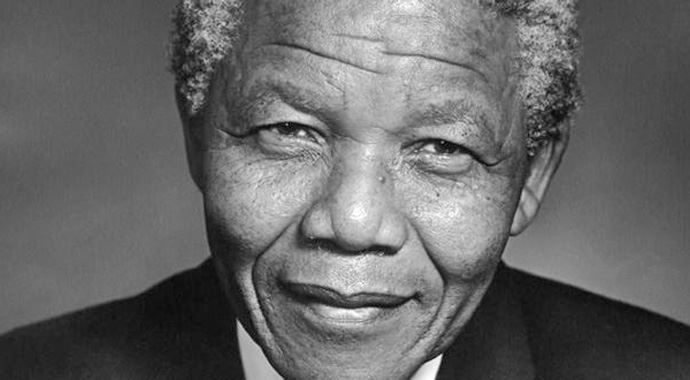 Mandela'nın naaşı ziyarete açıldı Mandela'nın naaşı ziyarete açıldı