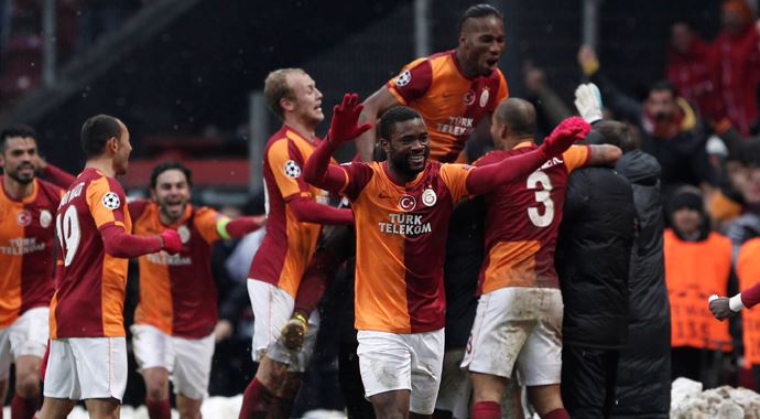 Galatasaray Juventus'u çamura gömdü Galatasaray Juventus'u çamura gömdü