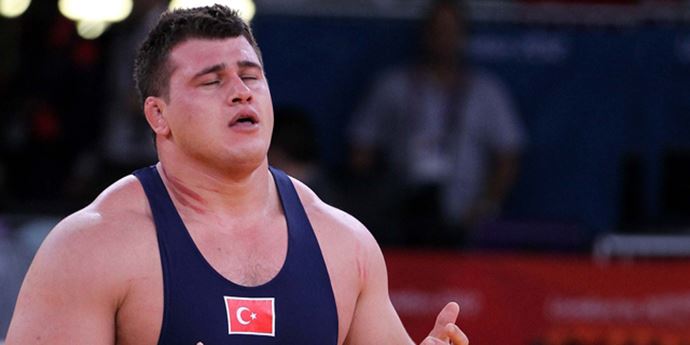 Rıza Kayaalp&#039;in bronz madalyası gümüş oldu
