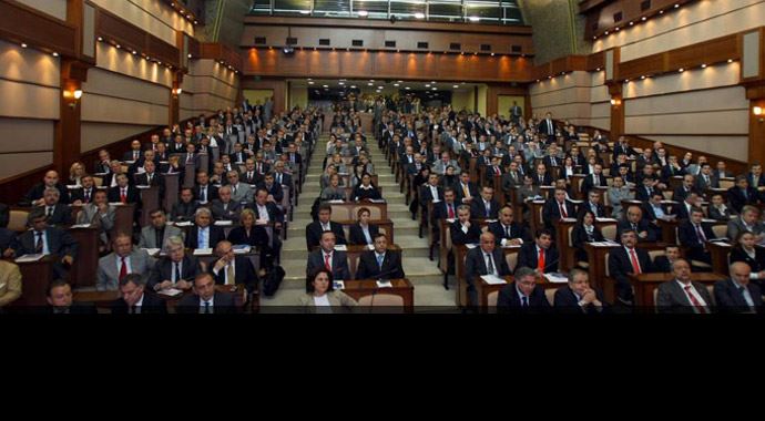 CHP'den AK Parti'ye kritik transfer CHP'den AK Parti'ye kritik transfer