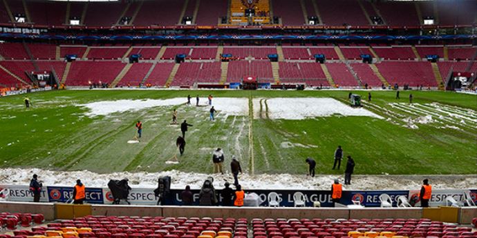 UEFA'dan Galatasaray'a yaptırım tehdidi UEFA'dan Galatasaray'a yaptırım tehdidi