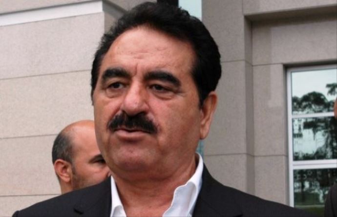 İbrahim Tatlıses'ten 'Elektrik Kesintisi' tepkisi İbrahim Tatlıses'ten 'Elektrik Kesintisi' tepkisi