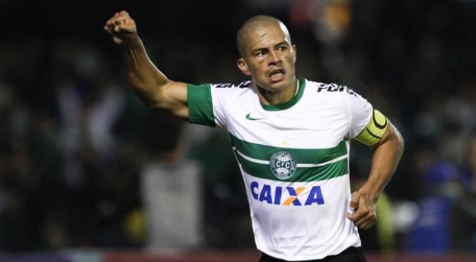 Coritiba'da Alex de Souza seferberliği Coritiba'da Alex de Souza seferberliği