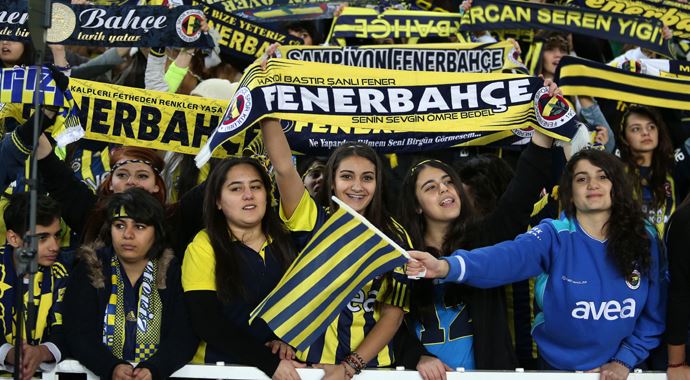 Fenerbahçeli taraftarlar Tolga Zengin'i unutmadı Fenerbahçeli taraftarlar Tolga Zengin'i unutmadı
