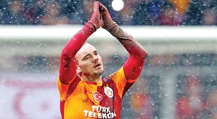 Sneijder, 'Fener sadece Süper Lig takımı, Avrupalı olan biziz' Sneijder, 'Fener sadece Süper Lig takımı, Avrupalı olan biziz'