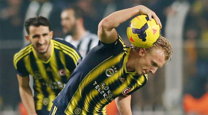 Kuyt golü attı, arkadaşından özür diledi Kuyt golü attı, arkadaşından özür diledi