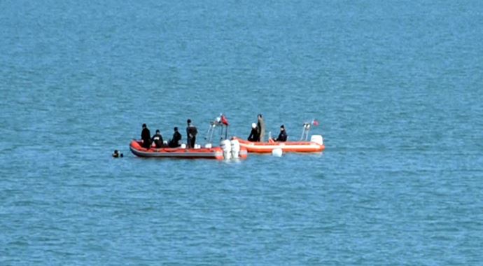 Barajda kaybolan gençlerden biri bulundu Barajda kaybolan gençlerden biri bulundu