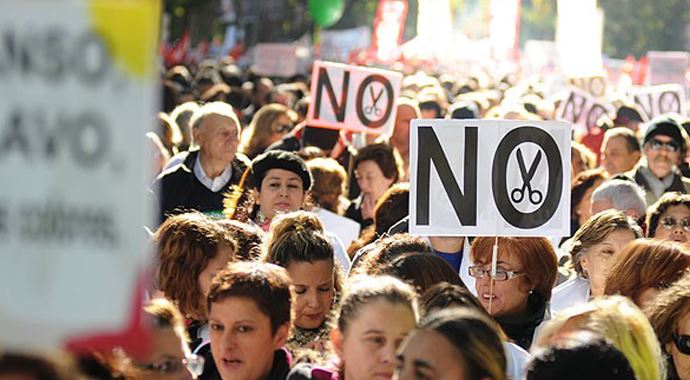 İspanya&#039;da Meclisi kuşatma eylemi
