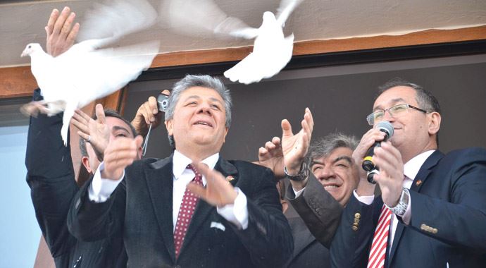 Balbay'dan itiraf, 'Başörtü bildirisine görmeden imza attım' Balbay'dan itiraf, 'Başörtü bildirisine görmeden imza attım'