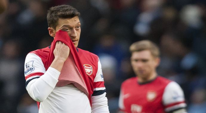 Maçta Türkçe küfür eden Mesut Özil şaşkına çevirdi, Özil ne dedi Maçta Türkçe küfür eden Mesut Özil şaşkına çevirdi, Özil ne dedi