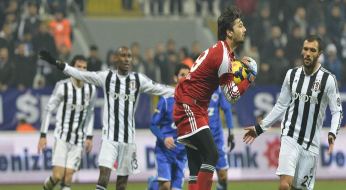 Beşiktaşlı futbolcular şaşkına döndü Beşiktaşlı futbolcular şaşkına döndü