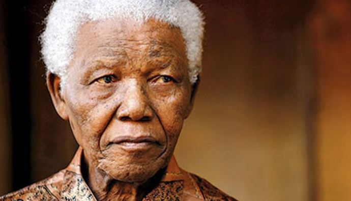 Ve Mandela defnedildi