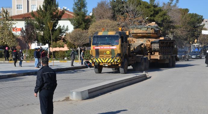 TSK, Suruç sınırına tank sevk etti TSK, Suruç sınırına tank sevk etti
